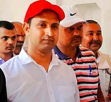 देश को बचाना है तो धर्म की राजनीति बंद करो और जनहित के मुद्दों को लेकर संघर्ष करो।🙏